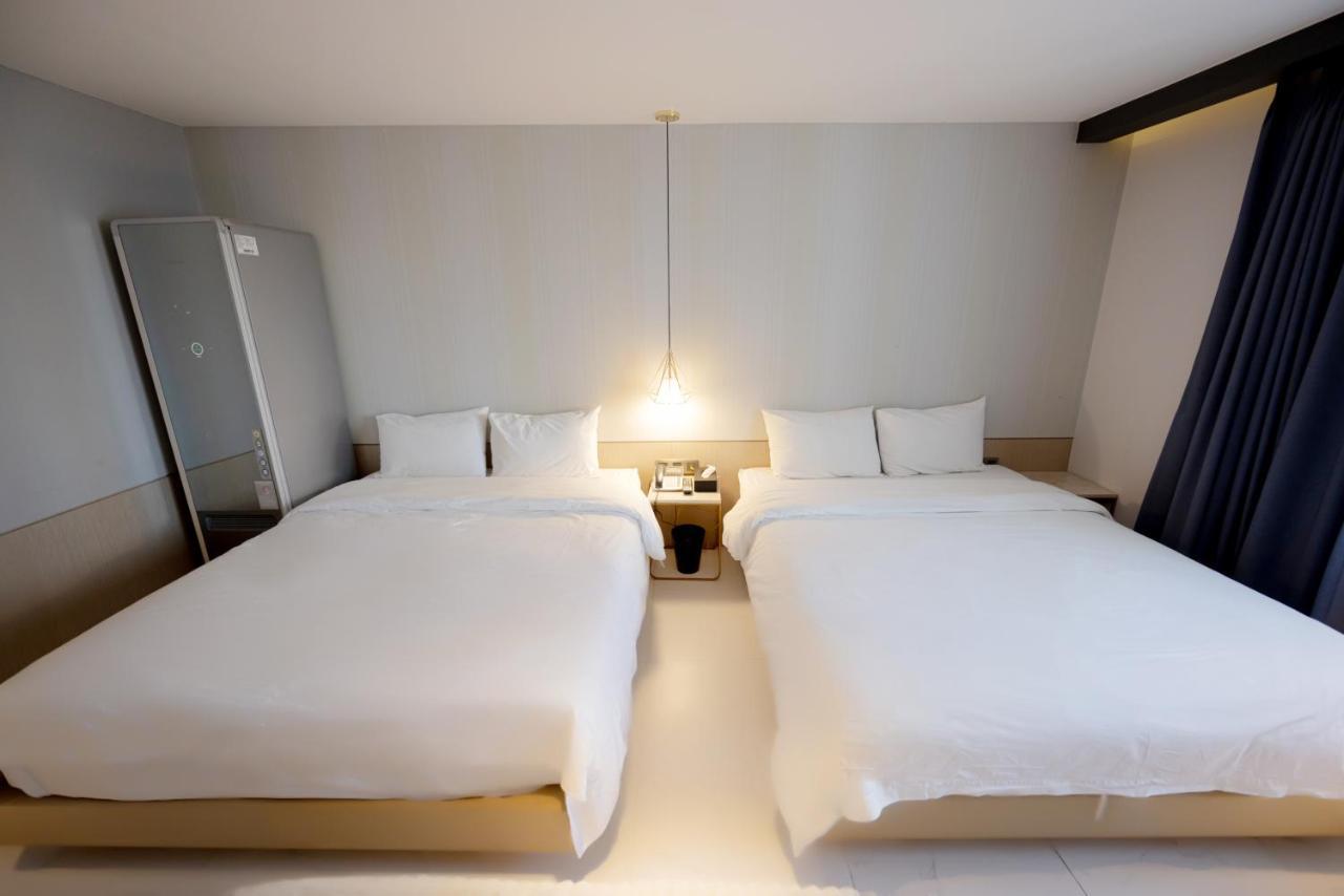 Hound Hotel Seomyeon-Beomcheon Пусан Екстериор снимка