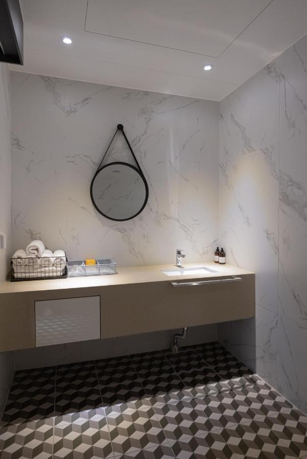 Hound Hotel Seomyeon-Beomcheon Пусан Екстериор снимка