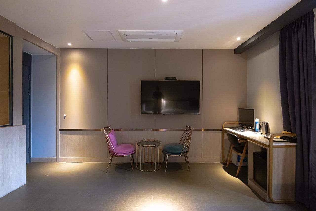 Hound Hotel Seomyeon-Beomcheon Пусан Екстериор снимка