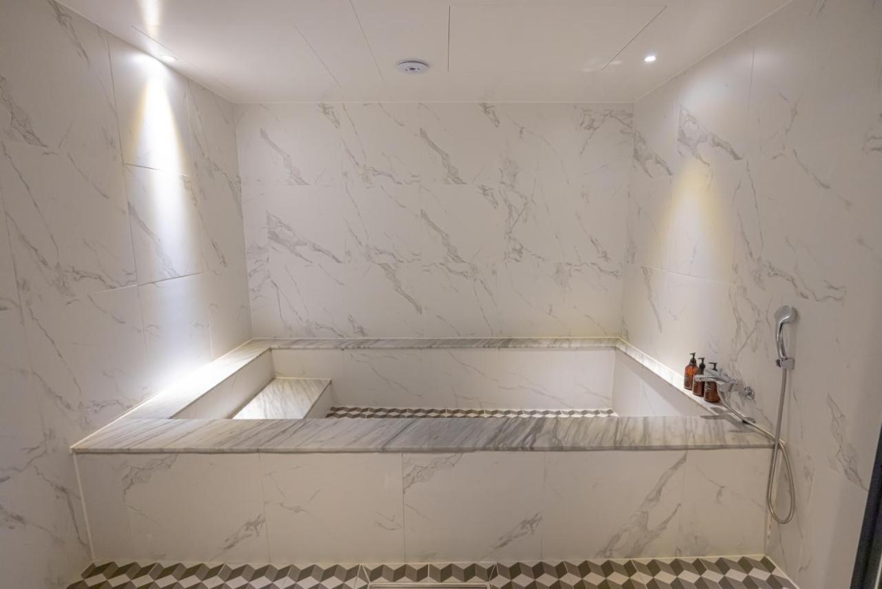 Hound Hotel Seomyeon-Beomcheon Пусан Екстериор снимка