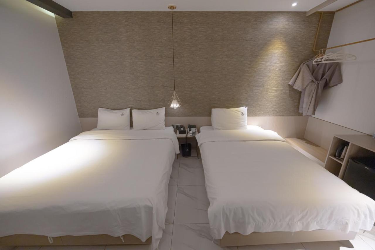Hound Hotel Seomyeon-Beomcheon Пусан Екстериор снимка