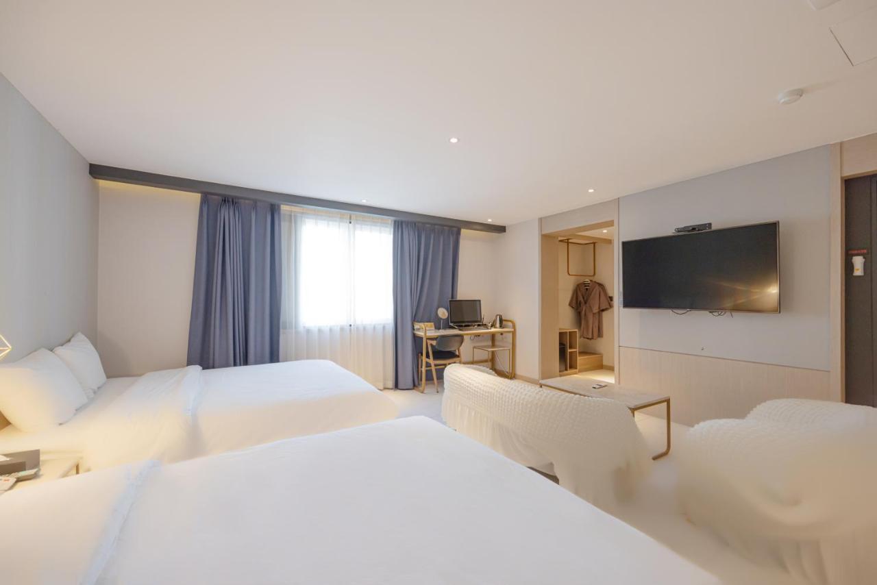 Hound Hotel Seomyeon-Beomcheon Пусан Екстериор снимка