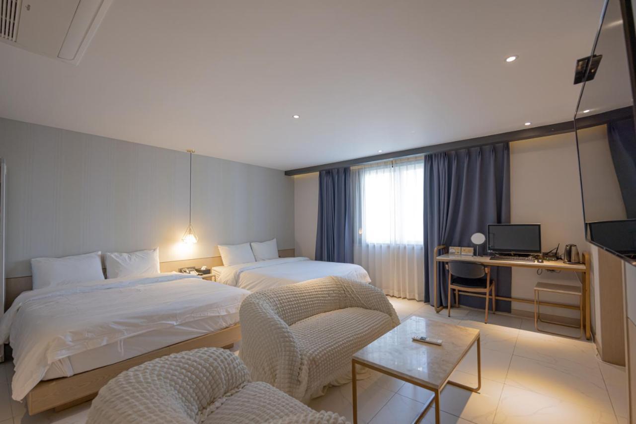Hound Hotel Seomyeon-Beomcheon Пусан Екстериор снимка