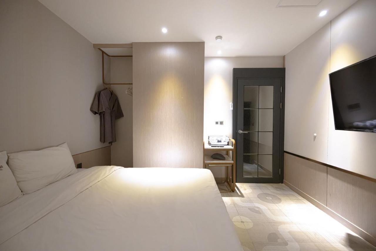 Hound Hotel Seomyeon-Beomcheon Пусан Екстериор снимка