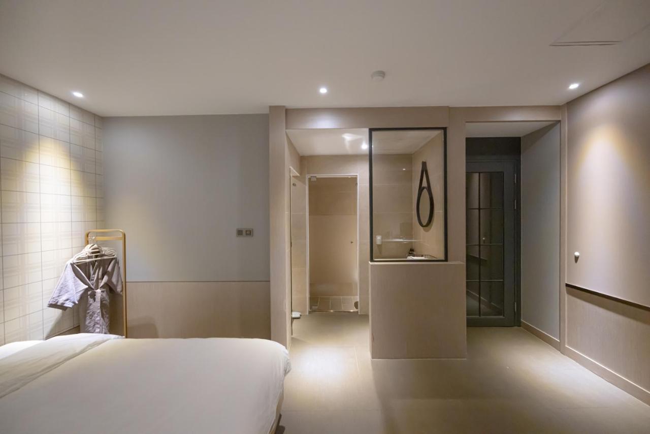 Hound Hotel Seomyeon-Beomcheon Пусан Екстериор снимка