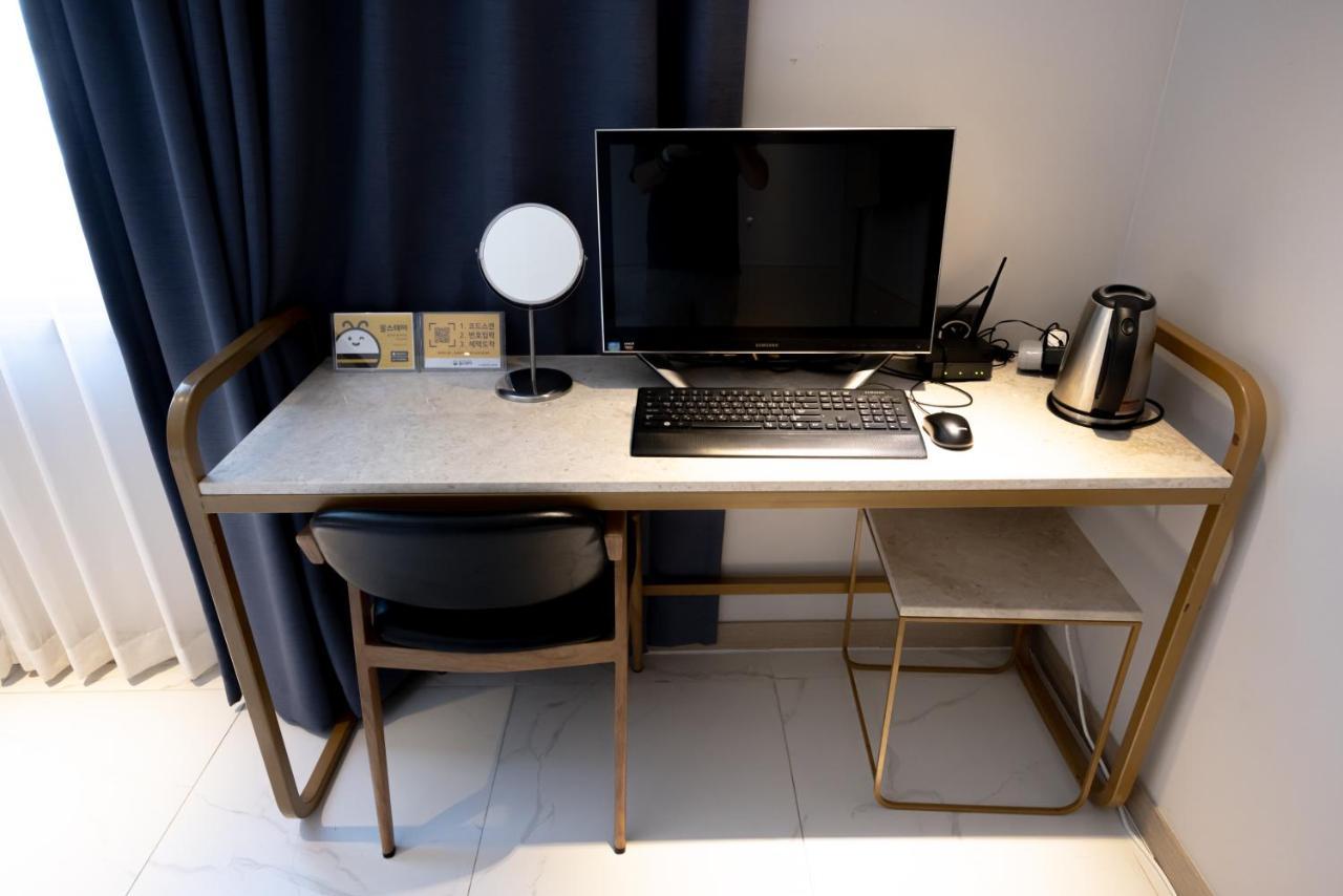 Hound Hotel Seomyeon-Beomcheon Пусан Екстериор снимка