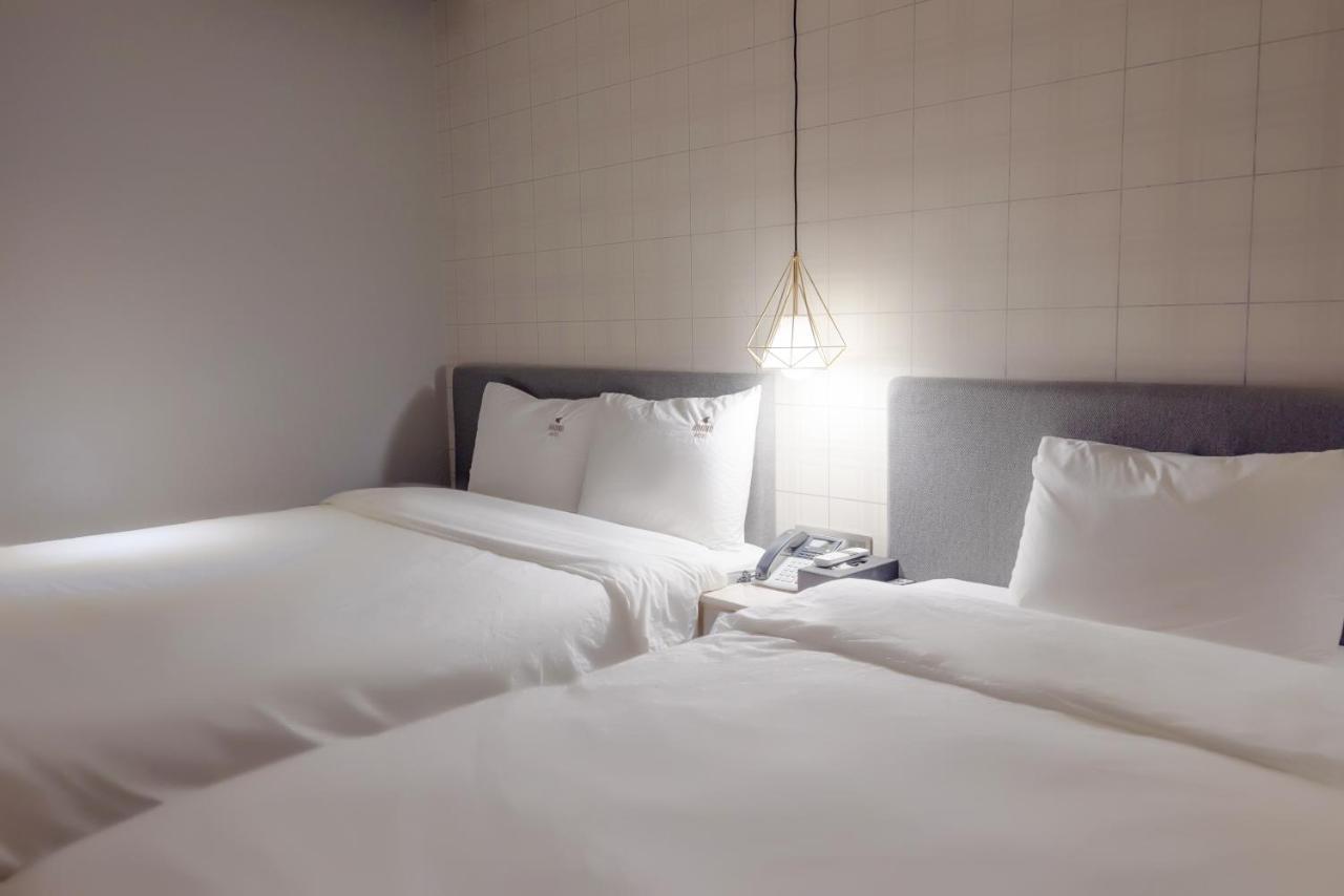 Hound Hotel Seomyeon-Beomcheon Пусан Екстериор снимка